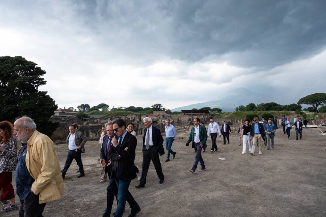 15 dakikada yeryüzünden silinen Pompei'de yeni keşif: Fırına sığınmışlar... 9